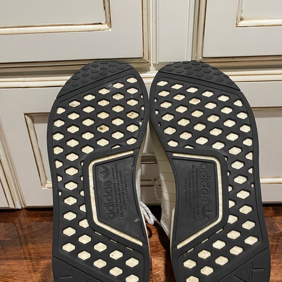 Size 9 - adidas NMD_R1 V2 Gold Boost W - Picture 5 of 11